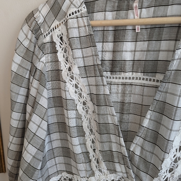 Free People Flowy lace and gingham blouse - Picture 2 of 6